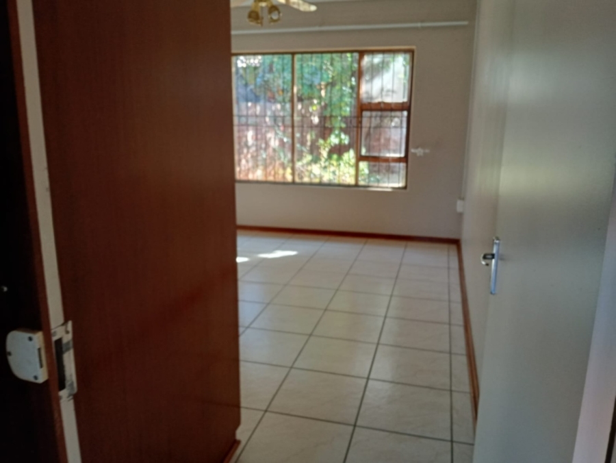 To Let 3 Bedroom Property for Rent in Langenhovenpark Free State